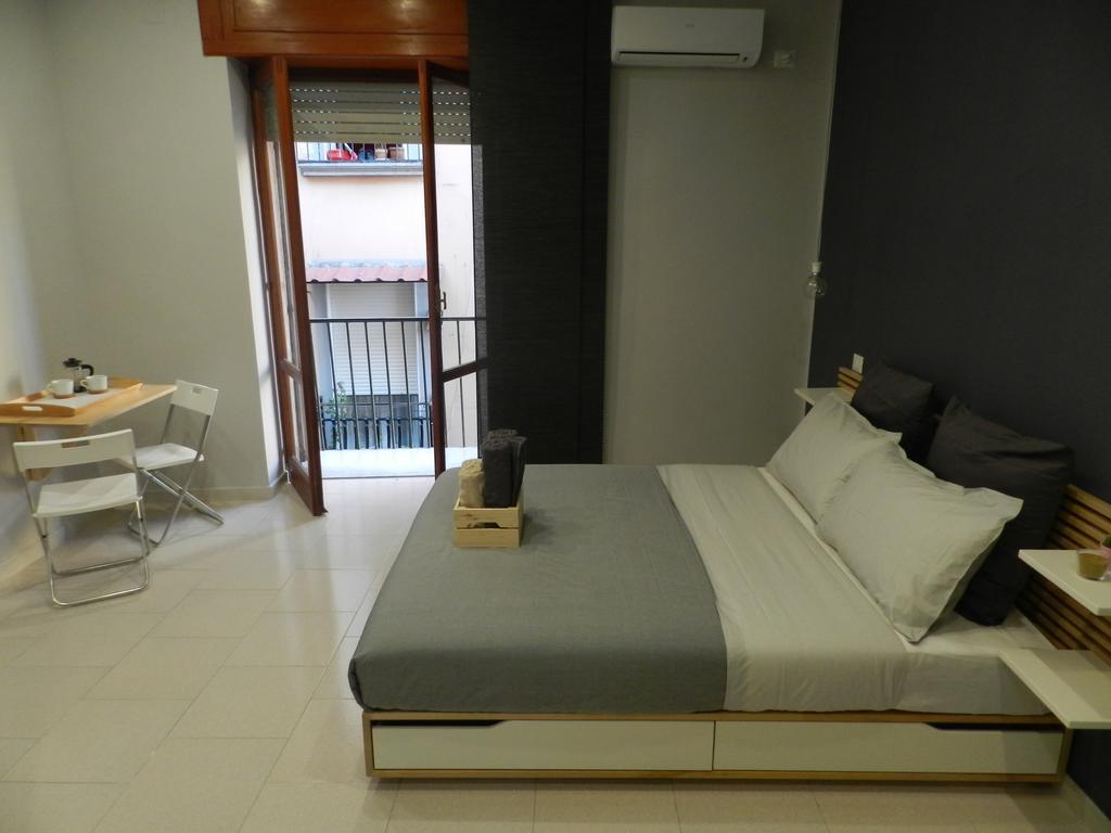 Mola Rooms Neapel Exterior foto
