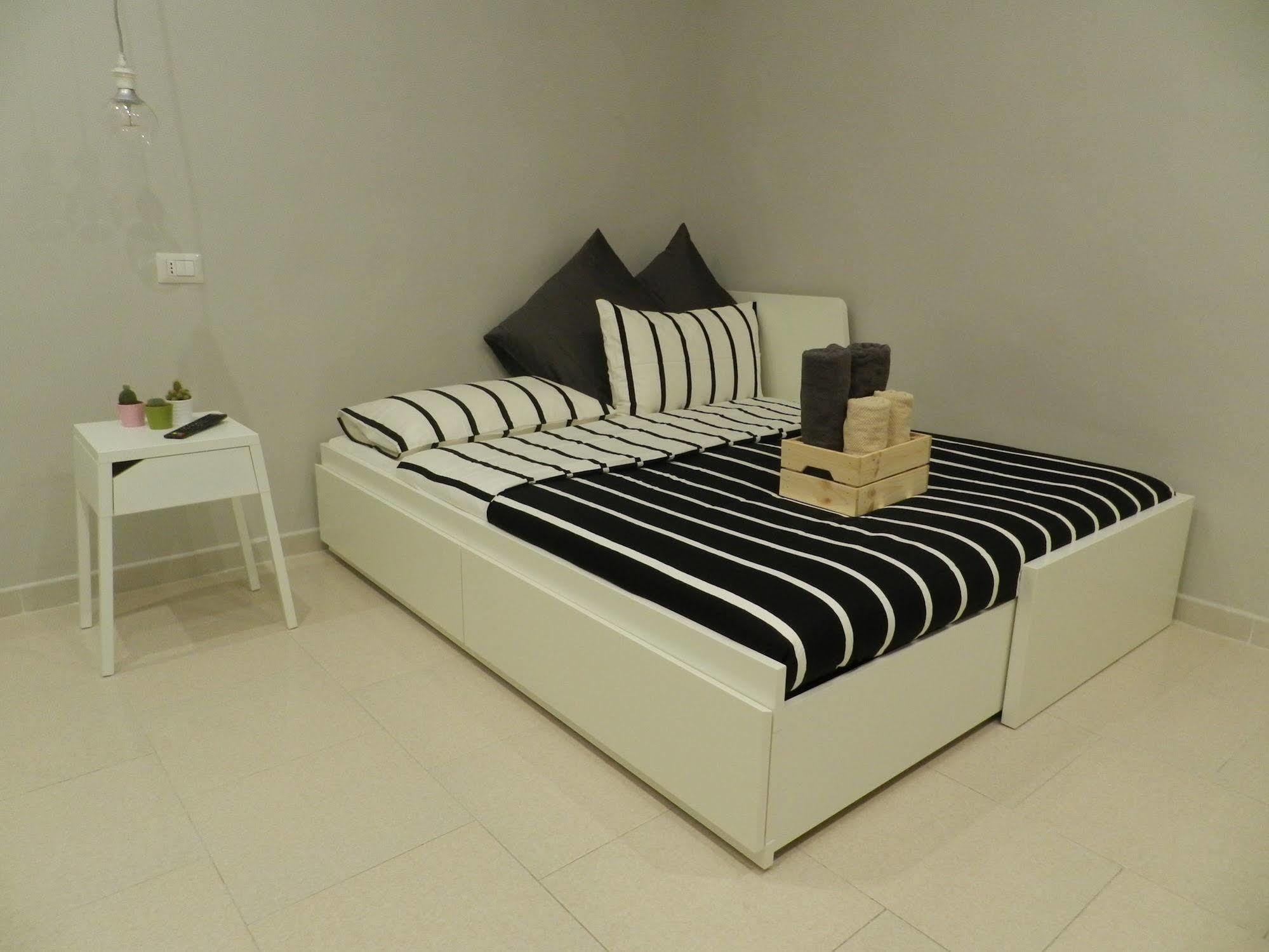 Mola Rooms Neapel Exterior foto