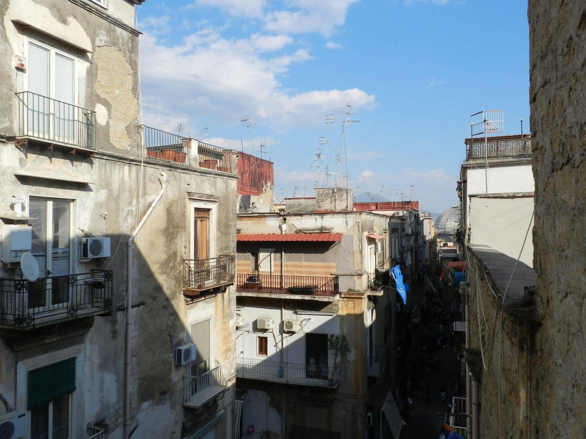 Mola Rooms Neapel Exterior foto